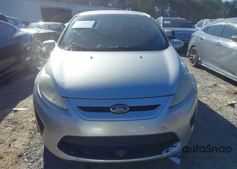 2013 Ford Fiesta Se z USA, uszkodzony, nr VIN 3FADP4EJ5DM213587